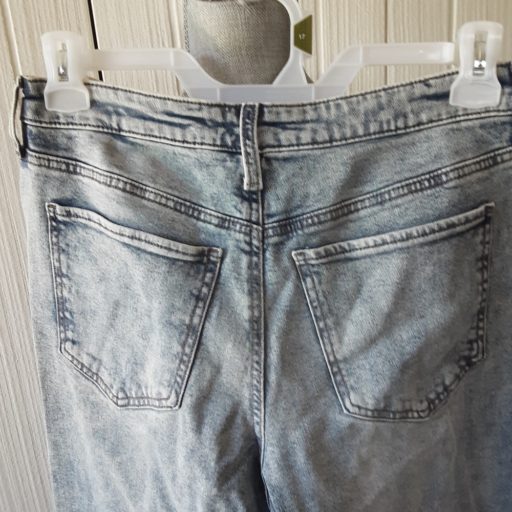 NWT womens SO High Rise Mom Jeans. Size 11/30" - Picture 5 of 8